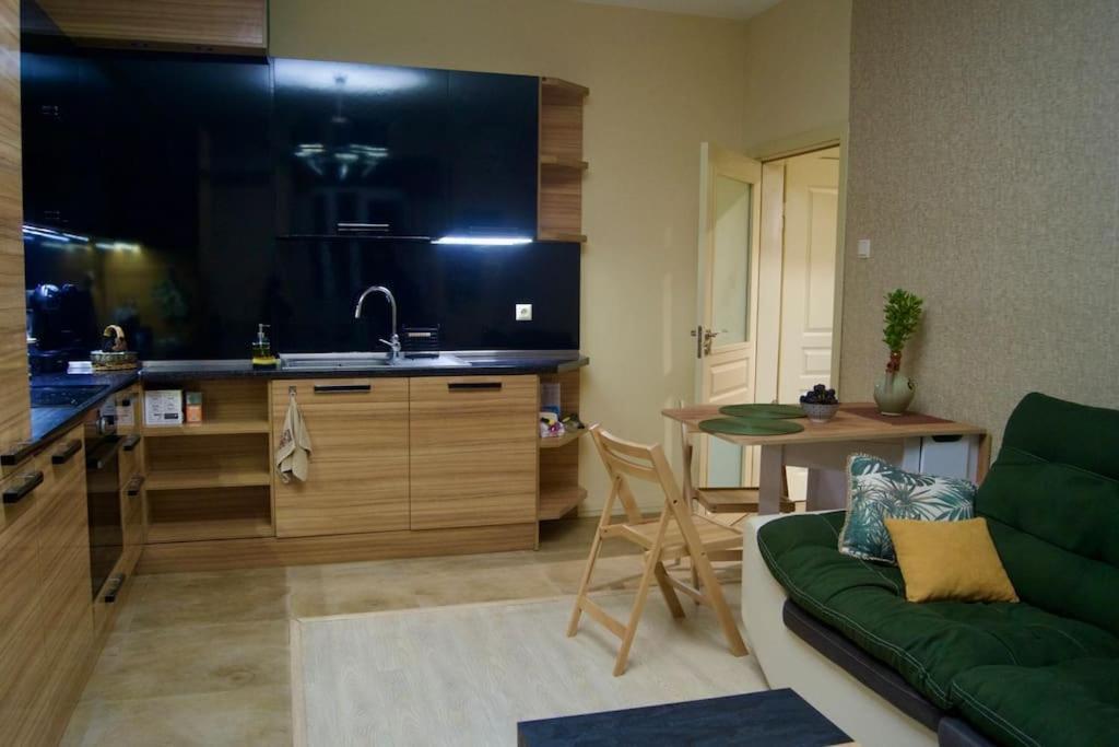 Cozy 2Br Oasis In Central Burgas Zewnętrze zdjęcie